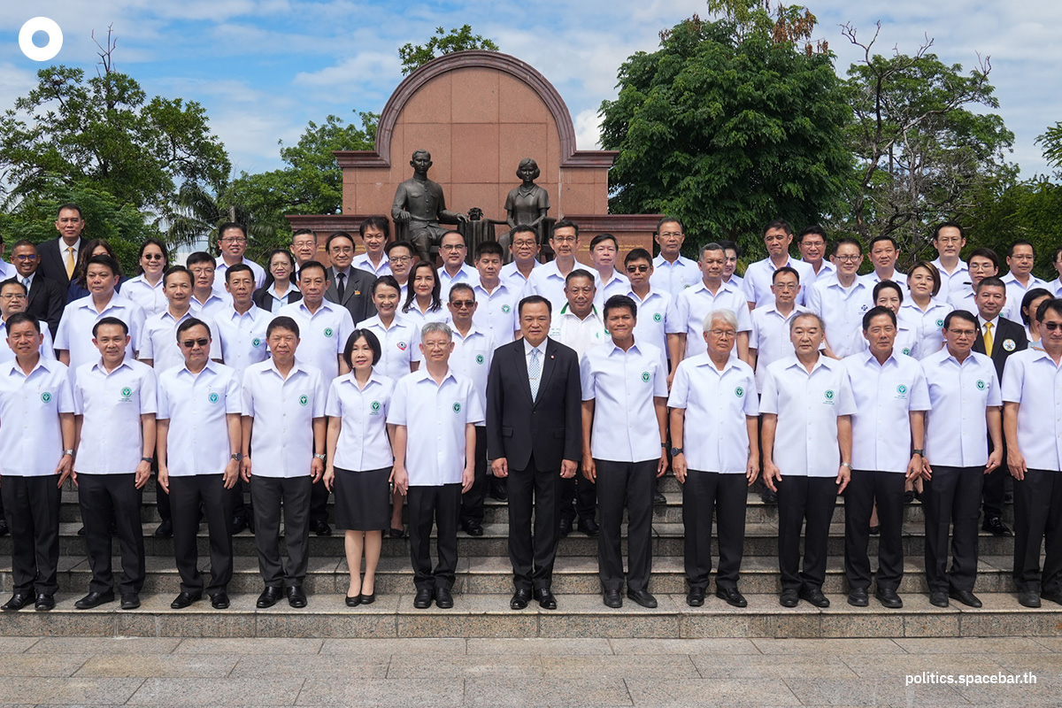Anutin_Sathit_leaves_the_position_of_Minister_of_Public_Health_SPACEBAR_Photo07_6e1bd0d4f1.jpeg