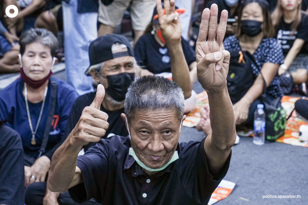 Assembly_at_Rajprasong_anti_Senate_SPACEBAR_Photo01_4d54ebd6a9.jpeg