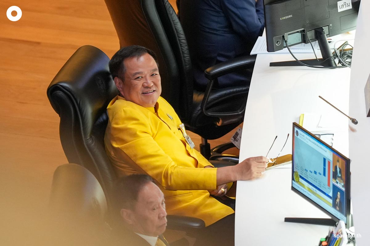 Bhumjaithai_Party_wears_yellow_shirts_to_parliament_meeting_SPACEBAR_Photo00_b6d99d6026.jpg