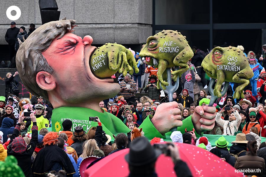 Carnival_float_Du_sseldorf_Germany_2023_SPACEBAR_Photo03_8c3385e0b9.jpeg