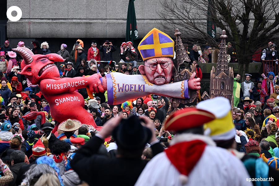 Carnival_float_Du_sseldorf_Germany_2023_SPACEBAR_Photo05_d406dfb96f.jpeg