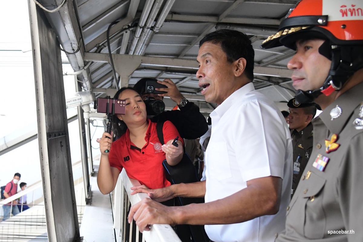 Chadchart_Royal_Thai_Police_Cooperate_to_solve_traffic_problems_in_Bangkok_SPACEBAR_Photo04_cdff0c4e66.jpg