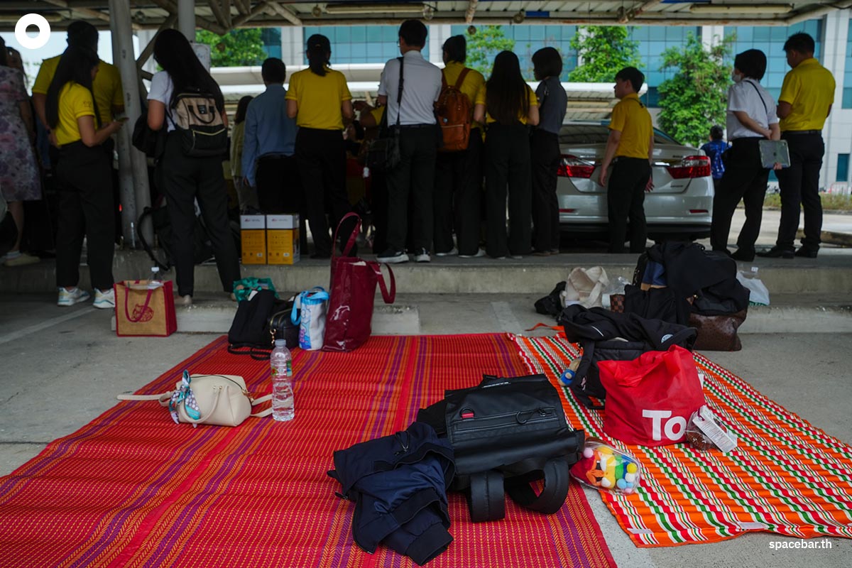 Chaengwattana_Government_Center_People_evacuate_SPACEBAR_Photo04_323d8062af.jpg