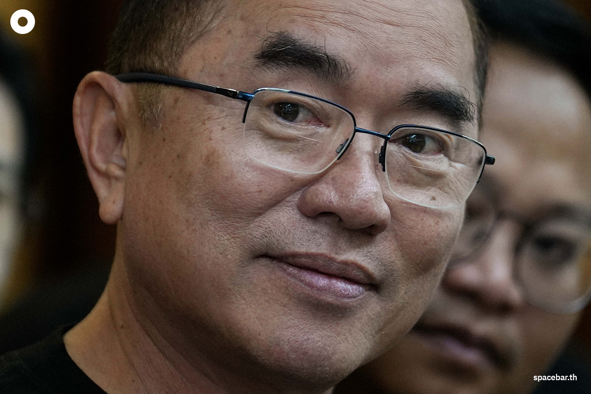 Doctor_Warong_complains_to_the_Election_Commission_that_Thaksin_dominates_the_Pheu_Thai_Party_SPACEBAR_Photo01_3fe69ee5a9.jpg