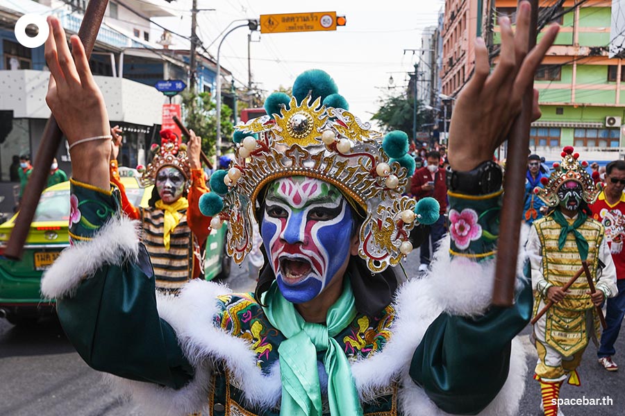 Engkor_Udonthani_perform_at_Talat_Phlu_Market_SPACEBAR_Photo02_6999692868.jpeg