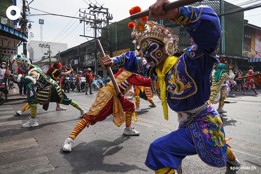 Engkor_Udonthani_perform_at_Talat_Phlu_Market_SPACEBAR_Photo08_126c1c85bf.jpeg