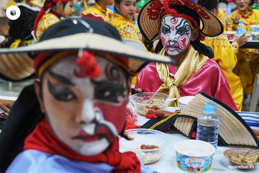 Engkor_Udonthani_perform_at_Talat_Phlu_Market_SPACEBAR_Photo10_66320d15f8.jpeg
