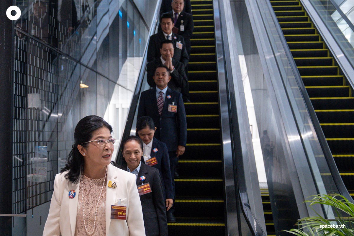 Famous_Politician_Present_The_Secretariat_of_The_House_of_Representatives_Second_Day_SPACEBAR_Photo09_0c0566fec4.jpeg