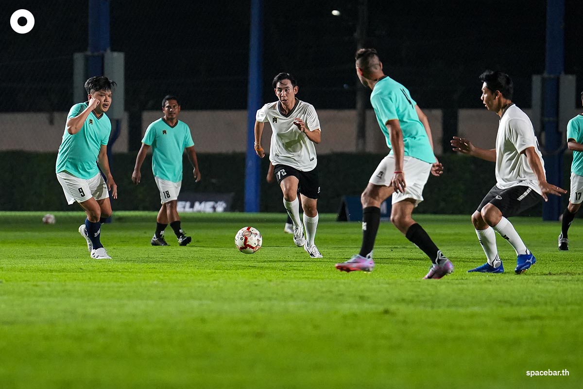 Friendly_Football_Shinawatra_Family_New_House_SPACEBAR_Photo08_81cc7d0057.jpg