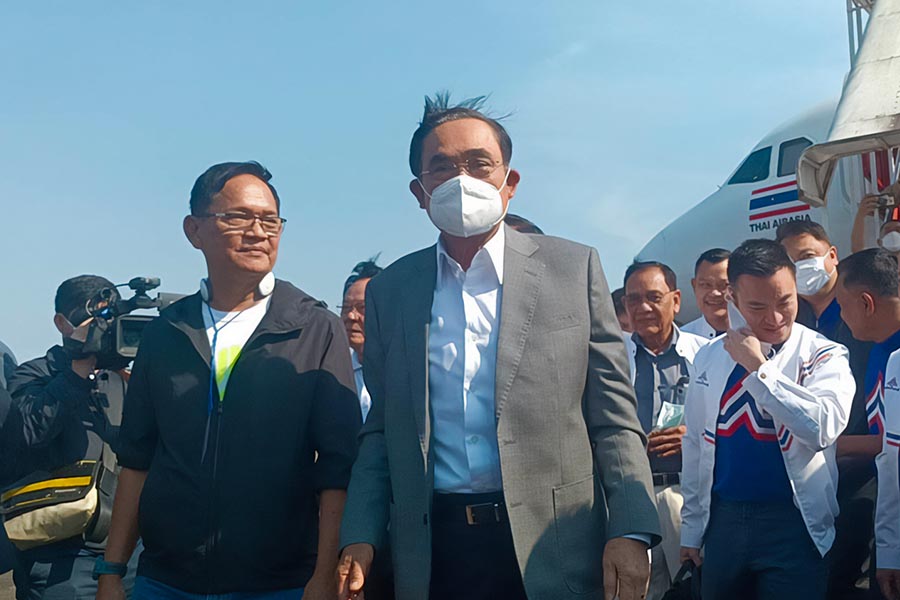 Gen_Prayut_and_United_Thai_Nation_Party_arrived_Chumphon_SPACEBAR_Photo01_5673b18cb5.jpeg
