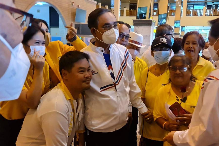 Gen_Prayut_and_United_Thai_Nation_Party_arrived_Chumphon_SPACEBAR_Photo04_96abb9bd48.jpeg