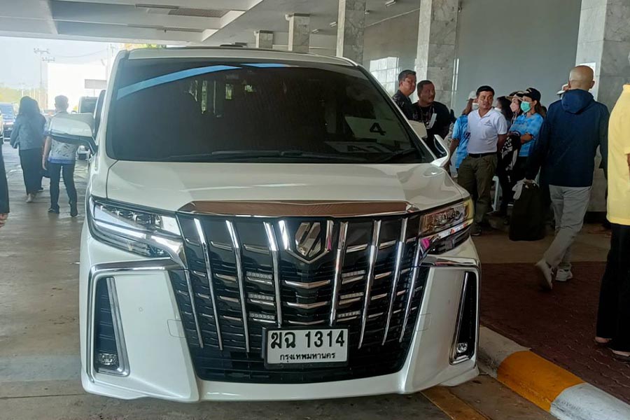 Gen_Prayut_and_United_Thai_Nation_Party_arrived_Chumphon_SPACEBAR_Photo05_5eef9e6b0d.jpeg