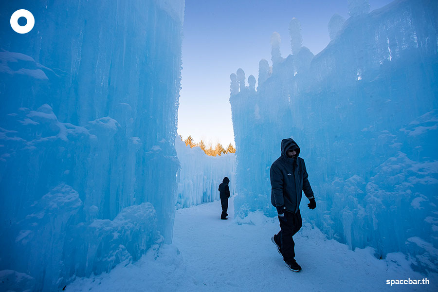 Ice_Castles_North_Woodstock_New_Hampshire_us_minus_17_celsius_SPACEBAR_Photo01_616b6658f7.jpeg