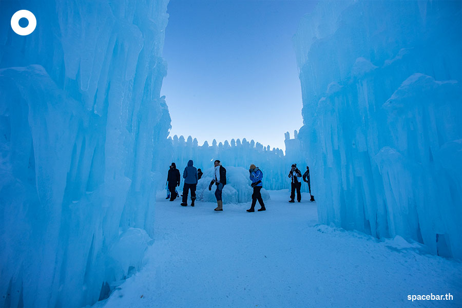 Ice_Castles_North_Woodstock_New_Hampshire_us_minus_17_celsius_SPACEBAR_Photo02_86c19f6663.jpeg