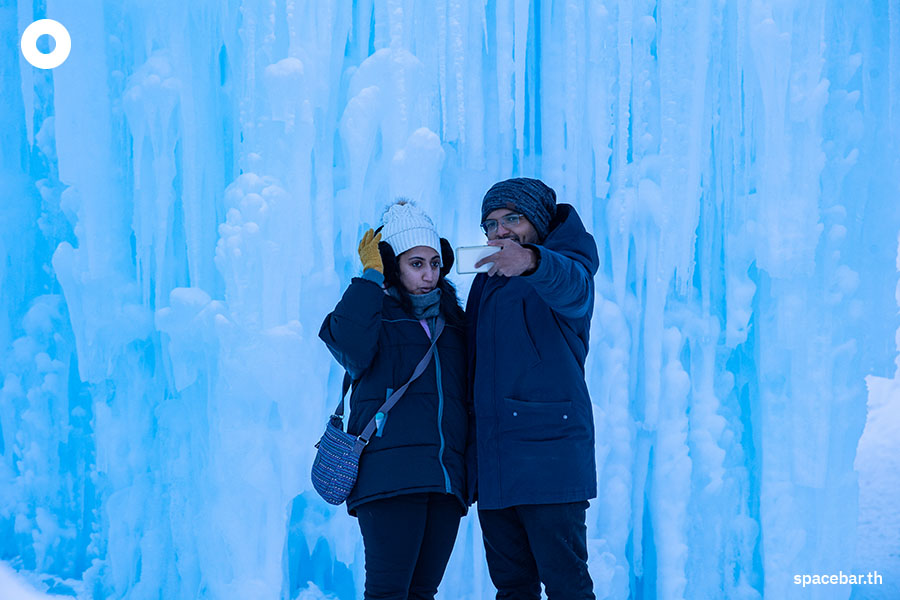 Ice_Castles_North_Woodstock_New_Hampshire_us_minus_17_celsius_SPACEBAR_Photo05_f1f5dbc7f8.jpeg