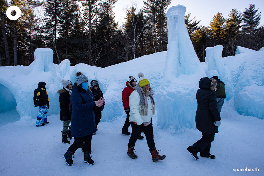Ice_Castles_North_Woodstock_New_Hampshire_us_minus_17_celsius_SPACEBAR_Photo08_f136776e29.jpeg