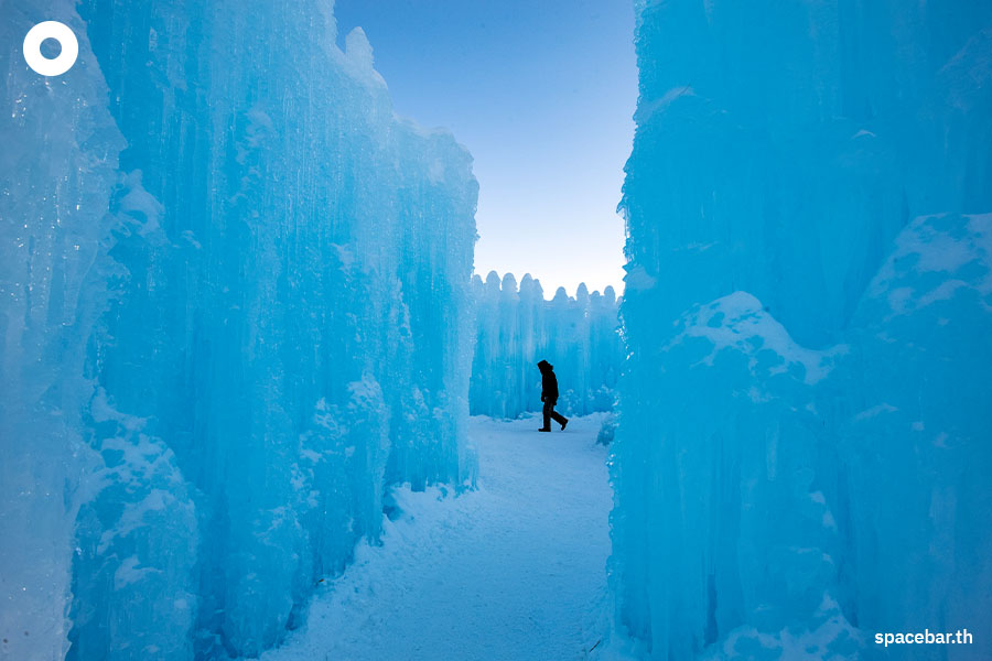 Ice_Castles_North_Woodstock_New_Hampshire_us_minus_17_celsius_SPACEBAR_Photo09_b06cb5d09c.jpeg