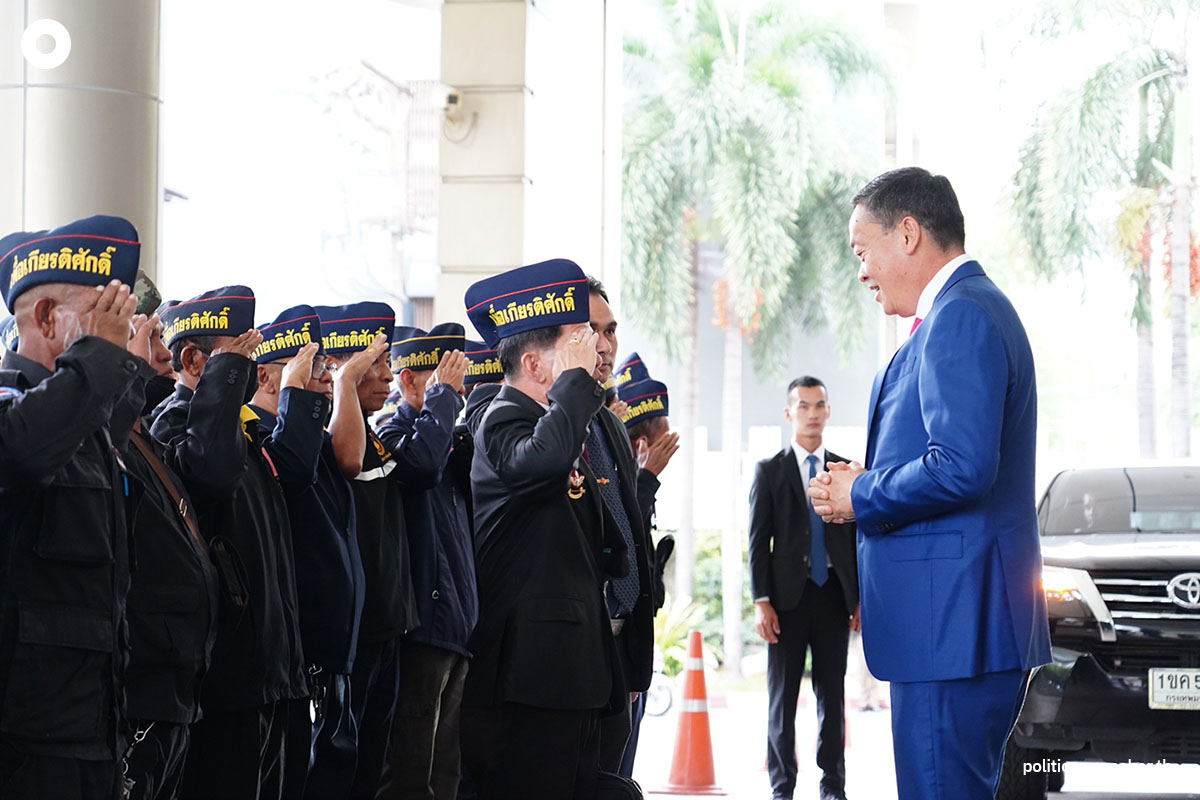 Many_agencies_came_to_give_blessings_and_discuss_with_Srettha_SPACEBAR_Photo00_2fe0014cd2.jpeg