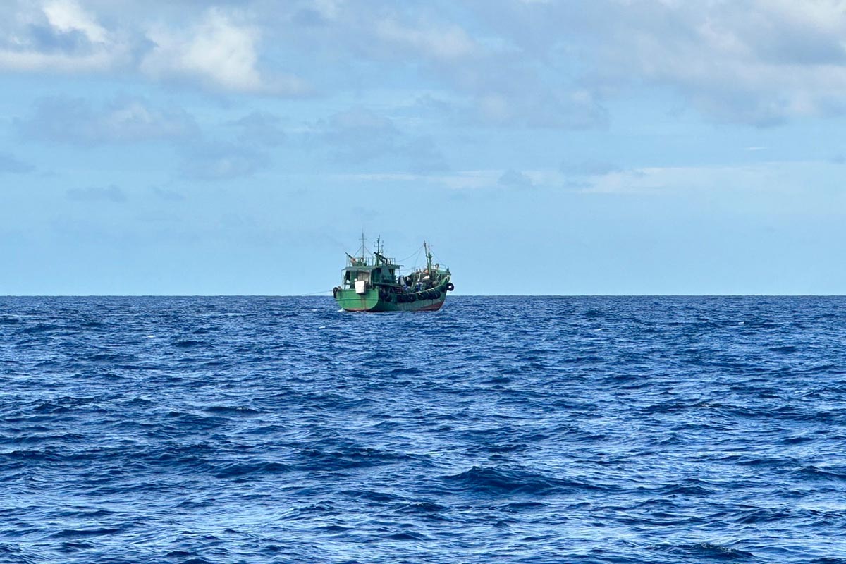 Maritime_police_control_illegal_oil_boats_SPACEBAR_Photo03_68dd779e39.jpg