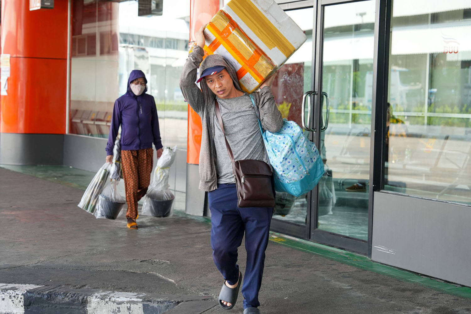 Mo_Chit_and_People_return_to_Bangkok_SPACEBAR_Hero_d0f894b3d9.jpg
