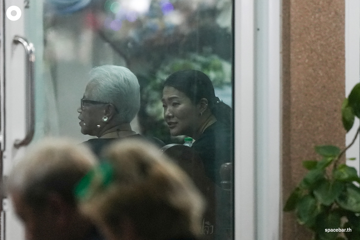 Netiphon_pray_for_funeral_one_day_SPACEBAR_Photo07_54276394aa.jpg