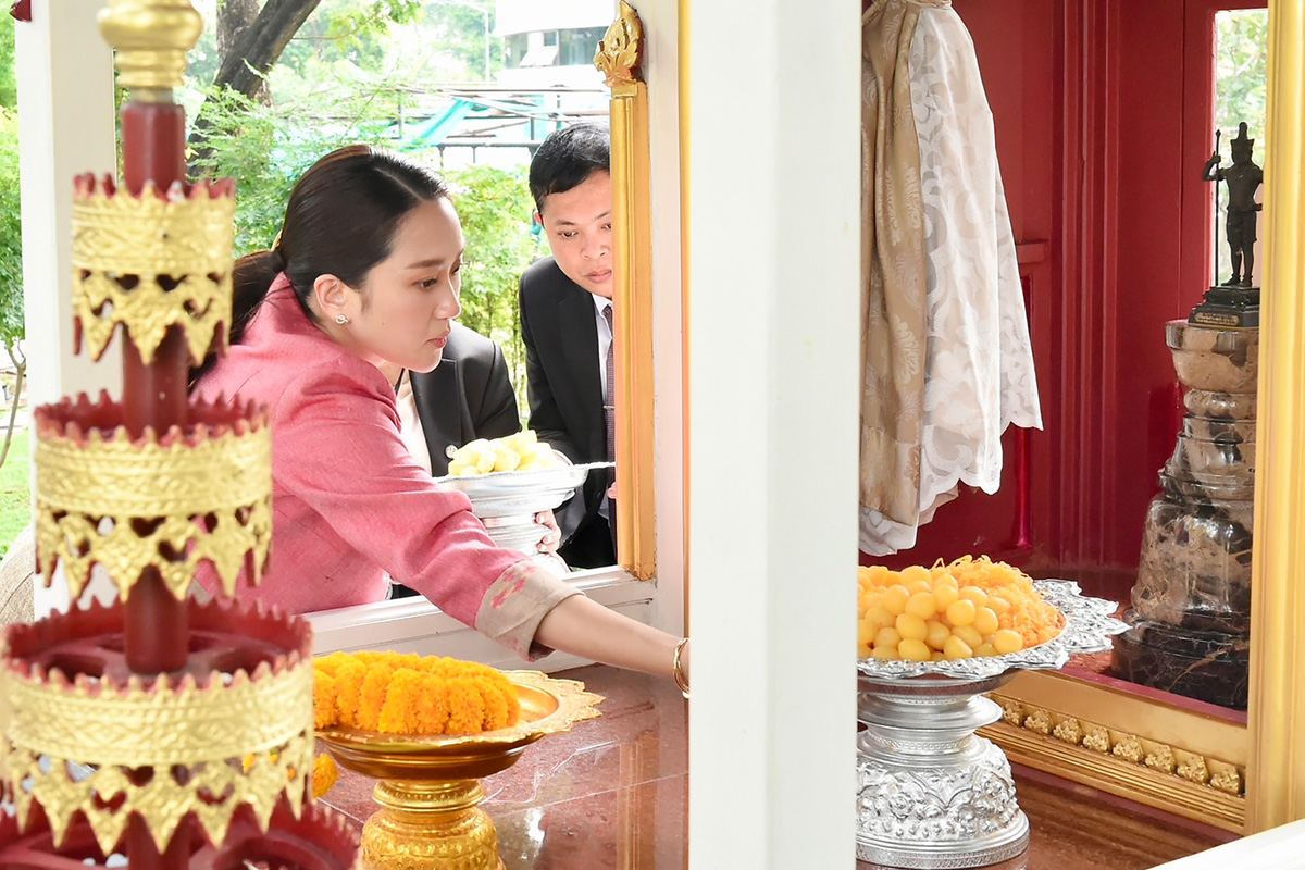 Open_house_Phitsanulok_First_meeting_of_the_advisory_team_of_Prime_Minister_Pae_Thongthan_SPACEBAR_Photo04_f43c938276.jpg