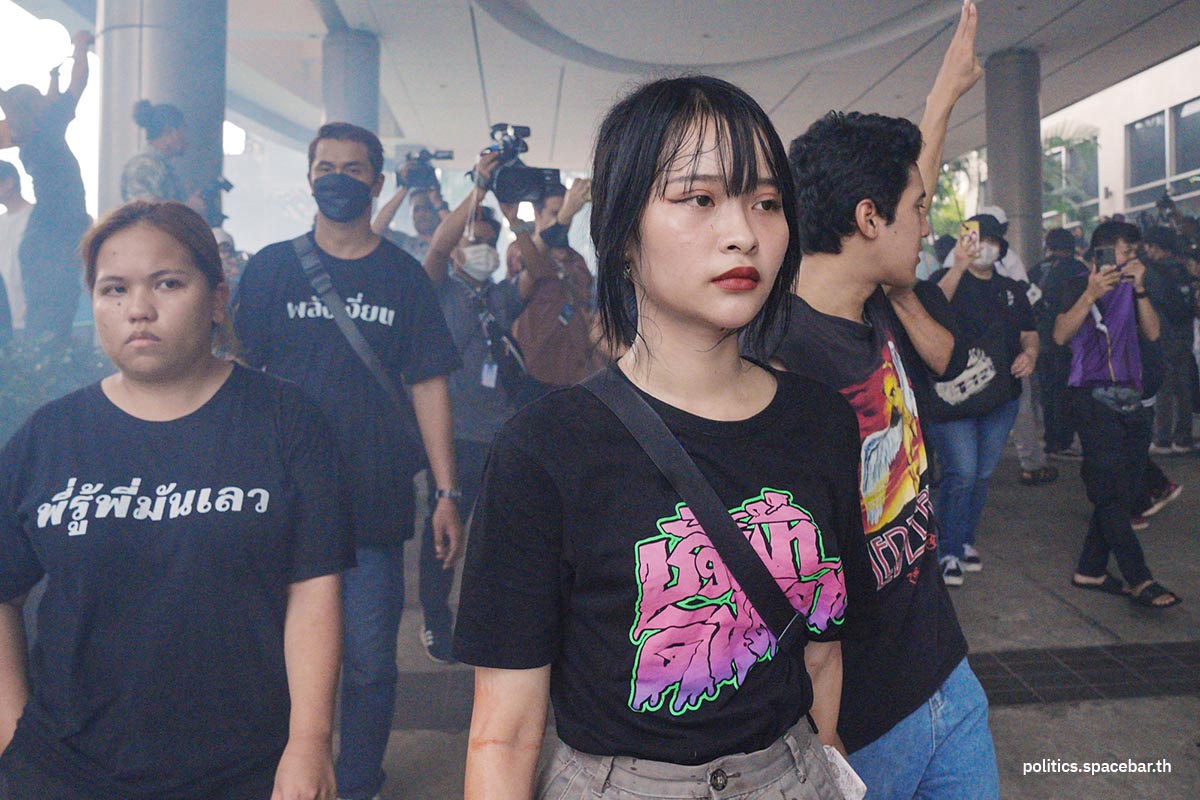 Orange_Shirt_Mob_Go_to_Pheu_Thai_Party_SPACEBAR_Photo03_8a915c683d.jpeg