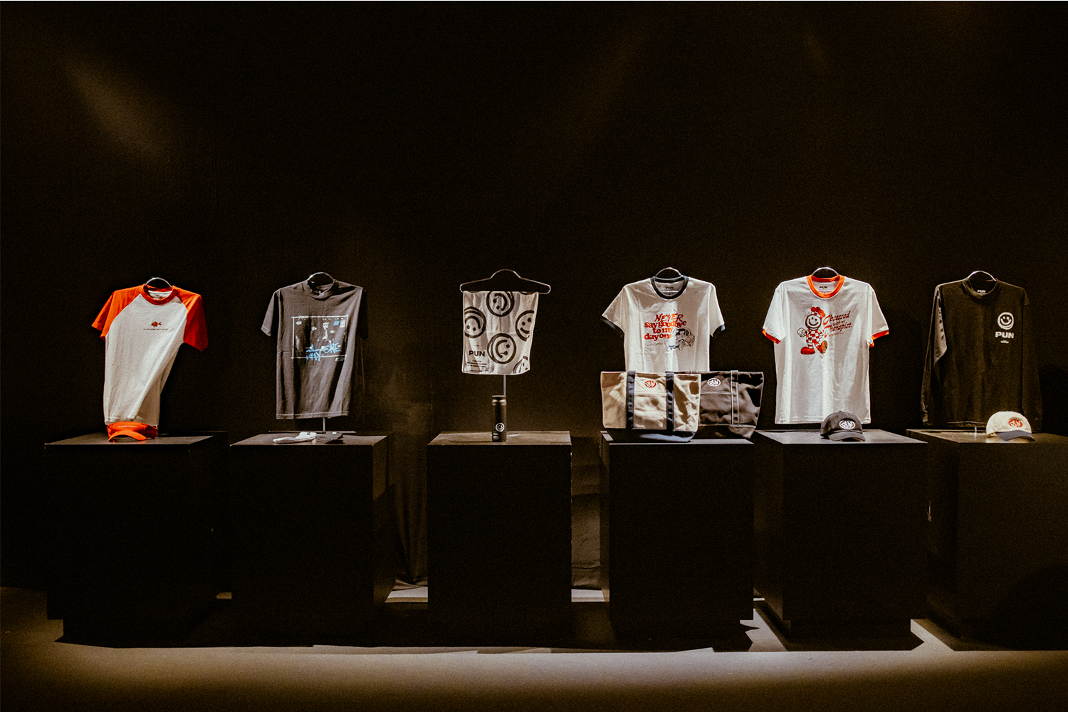PUN_ALBUM_EXHIBITION_SPACEBAR_Hero8_76e75dc02c.png