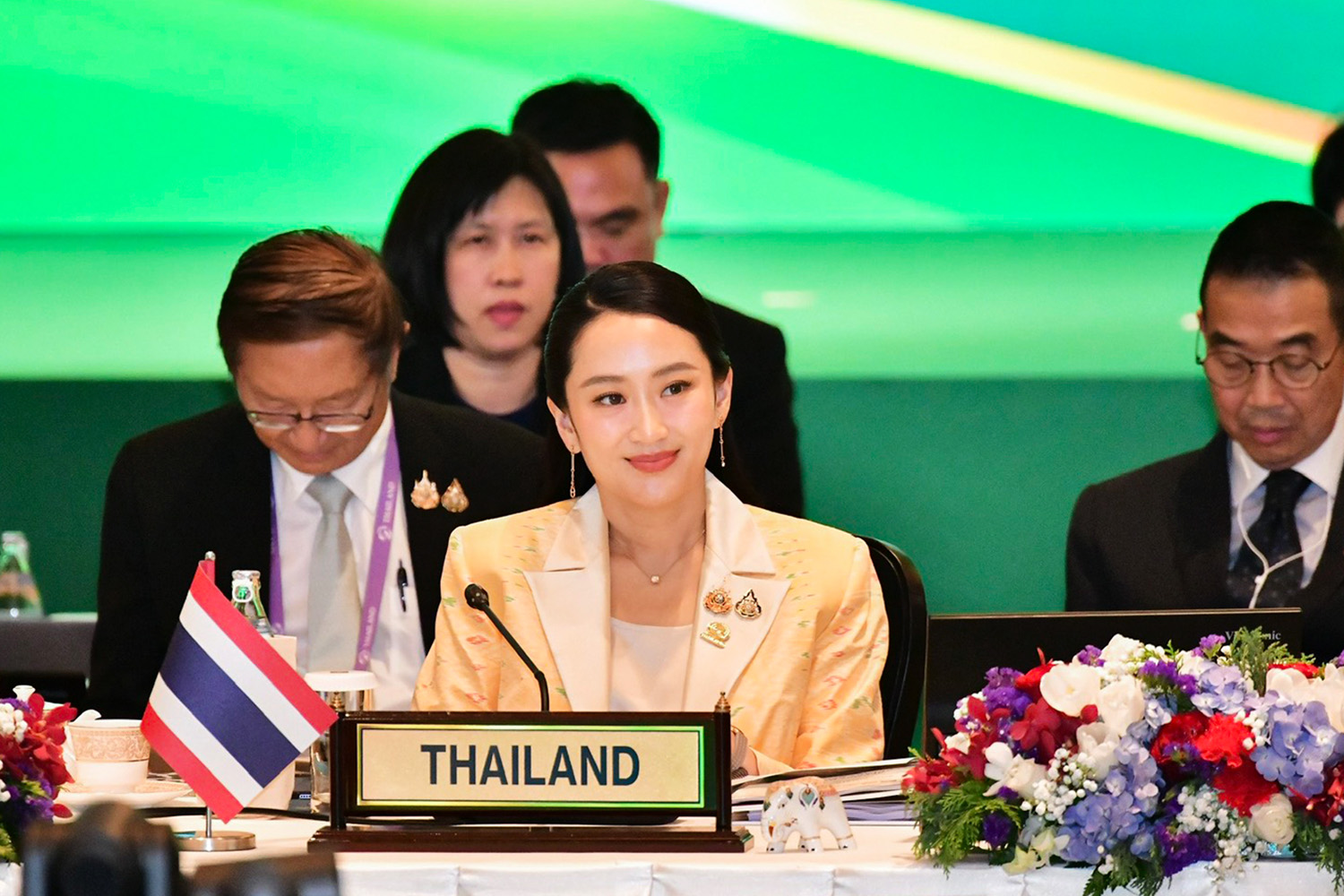 Paetongtarn_Leading_the_BIMSTEC_meeting_SPACEBAR_Hero_f1d5dbbc72.jpg