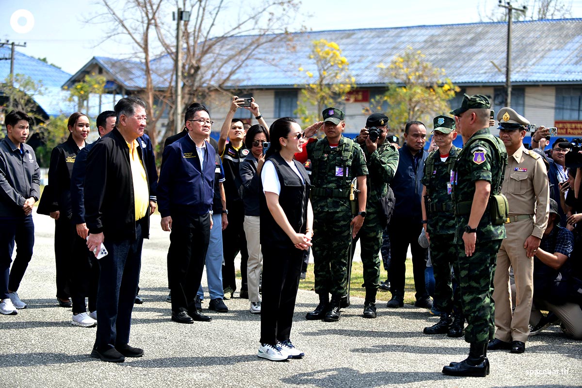 Paetongtarn_Sa_Kaeo_follow_up_on_call_center_problems_and_online_crimes_SPACEBAR_Photo02_d3c7db99ac.jpg