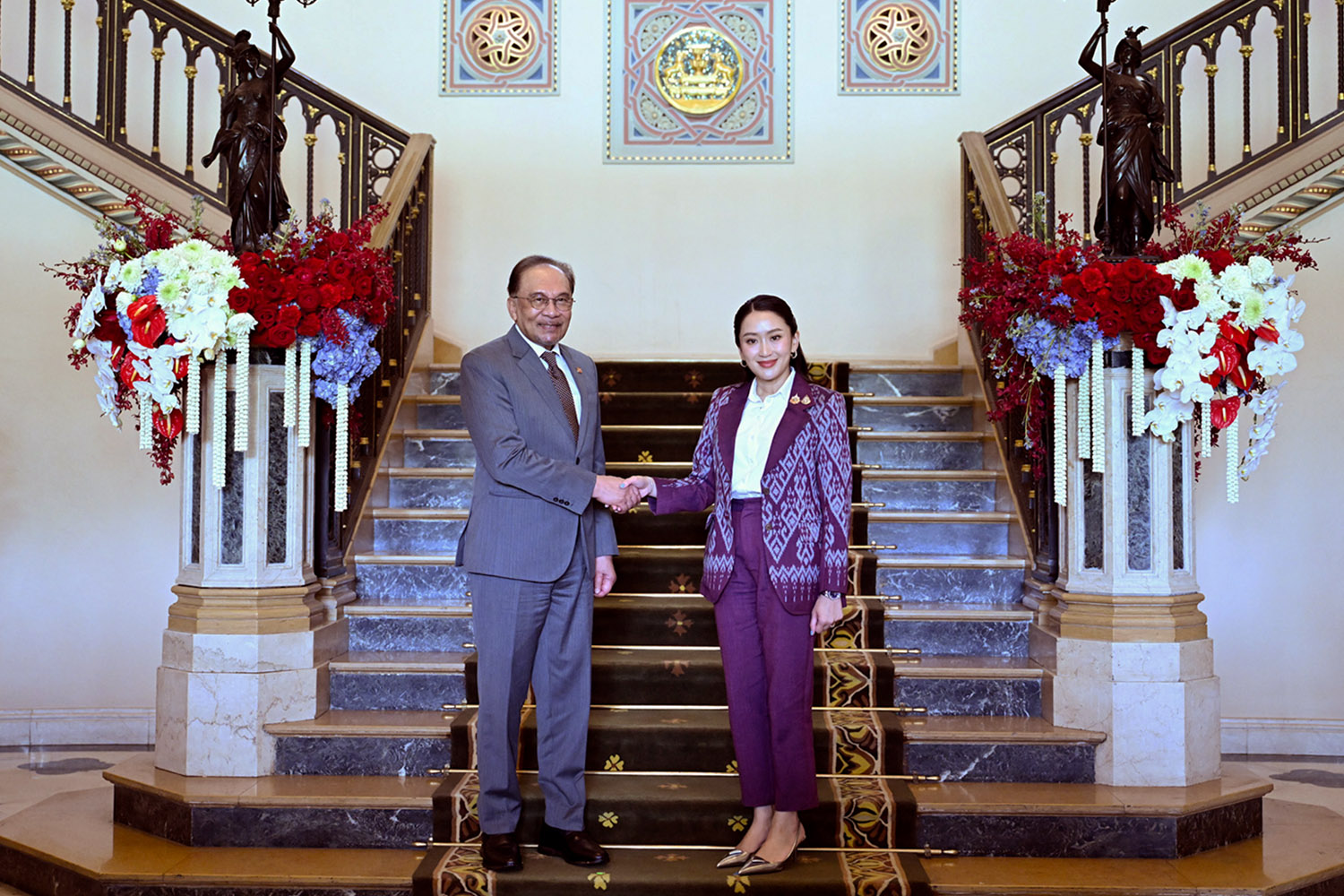 Paetongtarn_Shinawatra_discusses_with_Anwar_Ibrahim_SPACEBAR_Hero_89eb824f57.jpg