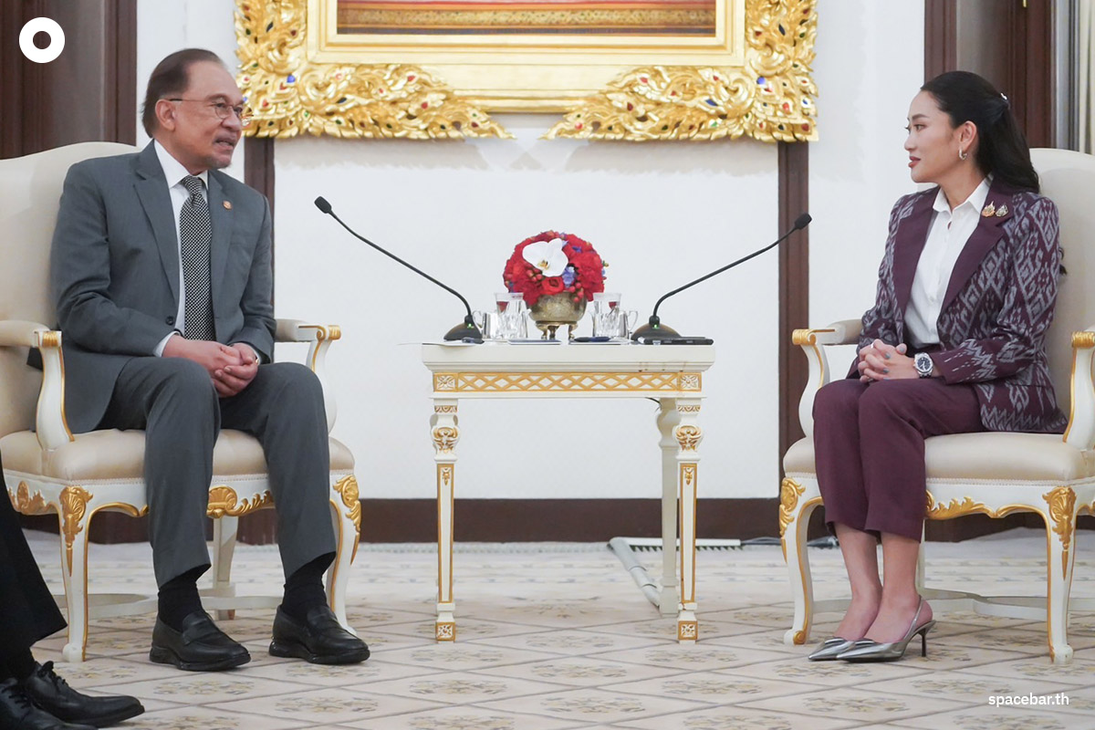 Paetongtarn_Shinawatra_discusses_with_Anwar_Ibrahim_SPACEBAR_Photo05_b5be8ff81e.jpg