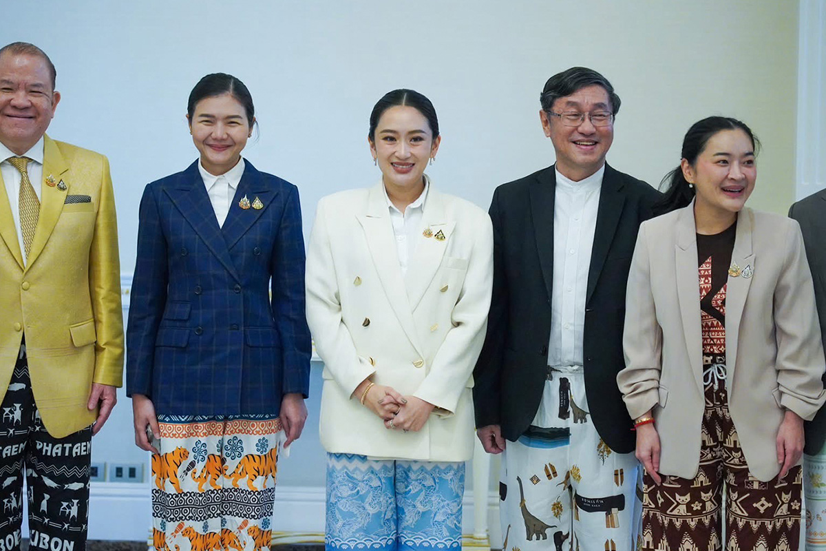 Paetongtarn_Soft_Power_Strategy_Committee_Pants_with_provincial_identity_patterns_SPACEBAR_Photo00_edb76e08a4.jpg