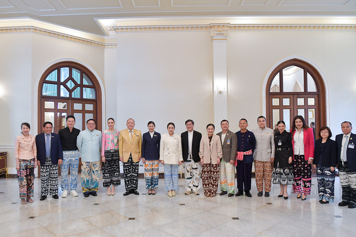Paetongtarn_Soft_Power_Strategy_Committee_Pants_with_provincial_identity_patterns_SPACEBAR_Photo01_3abaea7433.jpg