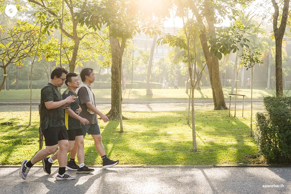 People_exercise_on_the_first_morning_of_2024_SPACEBAR_Photo02_8e7d030d8f.jpg