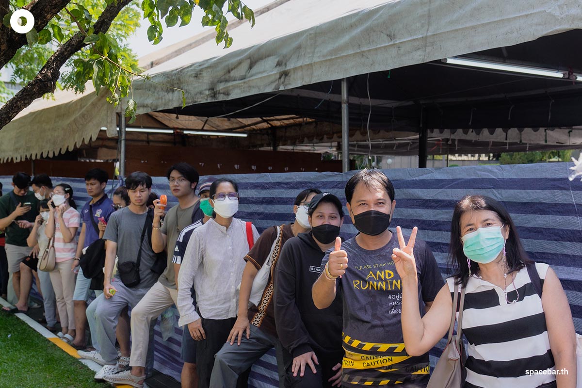 People_vote_in_advance_at_Ramkhamhaeng_University_polling_station_SPACEBAR_Photo08_46f027e4bd.jpeg
