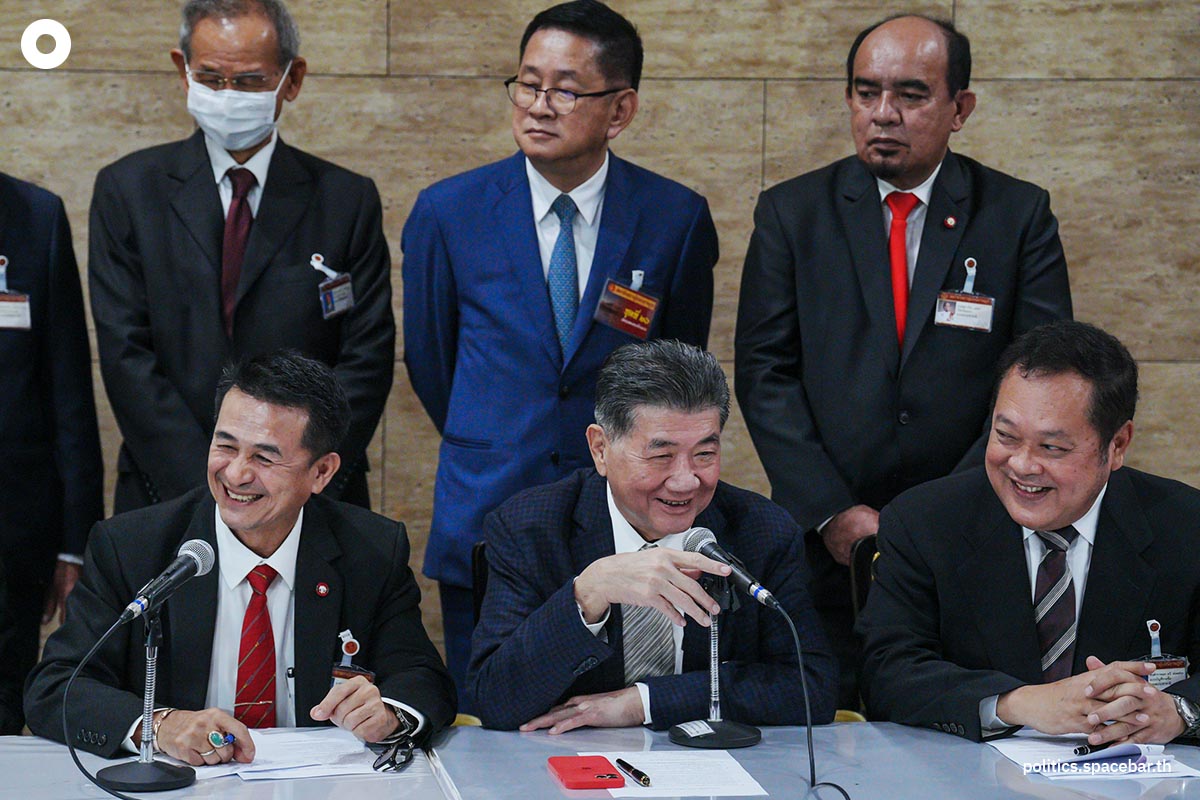 Pheuthai_Party_and_6_Parties_form_a_government_break_up_political_poles_SPACEBAR_Photo02_f3a55fd14c.jpeg