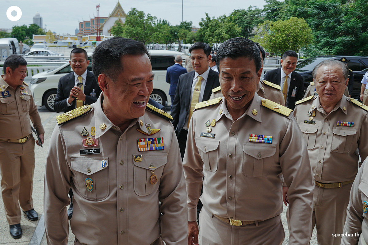 Photo_Story_Anutin_discusses_with_Chadchart_BKK_SPACEBAR_Photo00_2ecfeda9ba.jpg