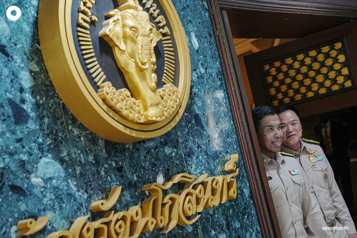 Photo_Story_Anutin_discusses_with_Chadchart_BKK_SPACEBAR_Photo01_a0d7e48844.jpg