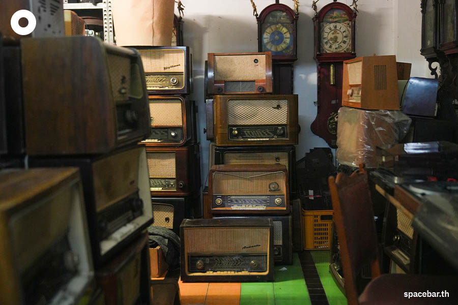 Photostory_Yuwawat_Vintage_Collector_SPACEBAR_Photo06_64b1c59df8.jpeg