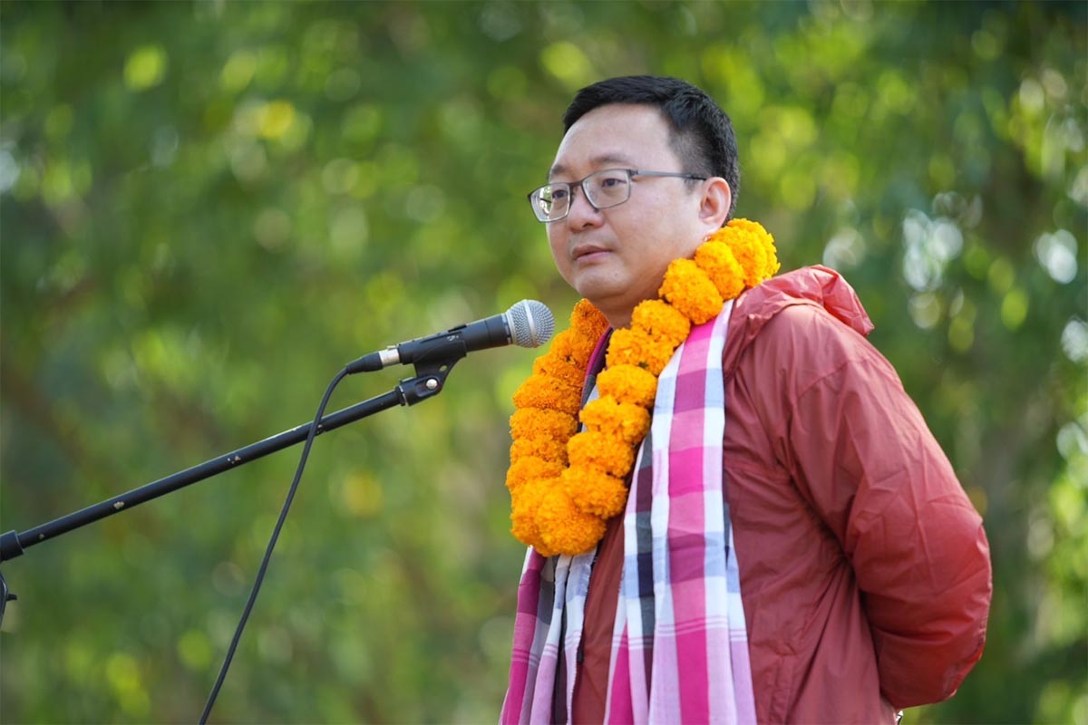 Pita_Chaithawat_campaigns_in_Udon_Thani_SPACEBAR_Photo01_8a28d2567f.jpg