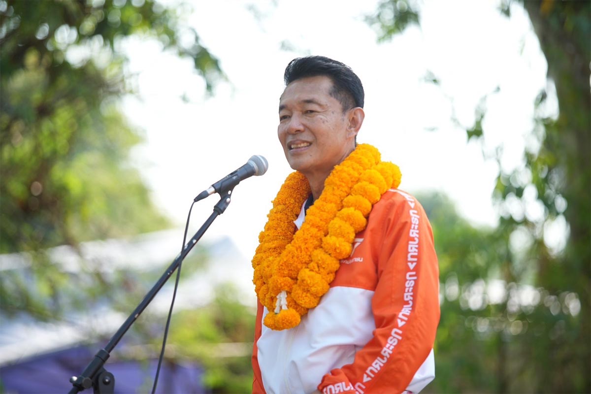 Pita_Chaithawat_campaigns_in_Udon_Thani_SPACEBAR_Photo02_53f23caeee.jpg