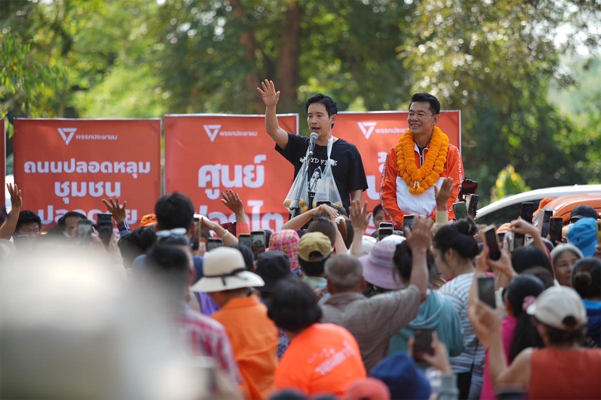 Pita_Chaithawat_campaigns_in_Udon_Thani_SPACEBAR_Photo03_ea5a304bef.jpg