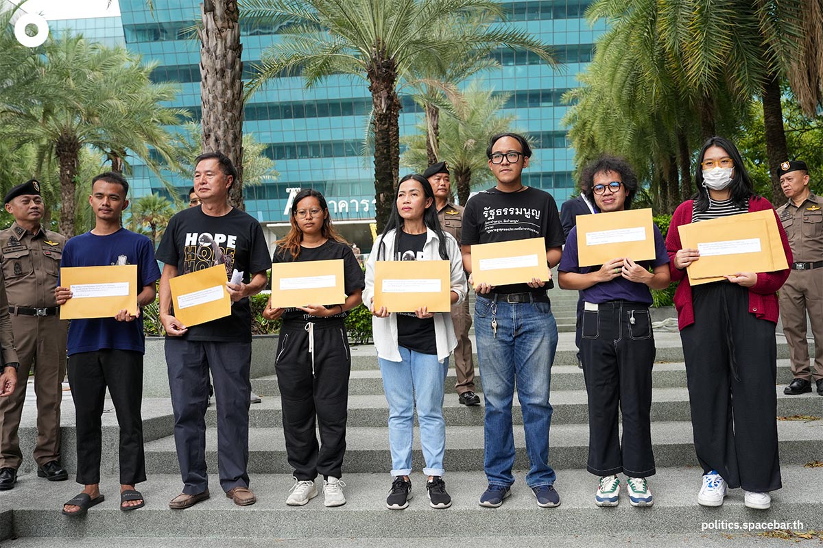 Pita_Constitutional_Court_Petition_Thai_Criminal_Code_Section_112_SPACEBAR_Photo04_925efac52d.jpeg