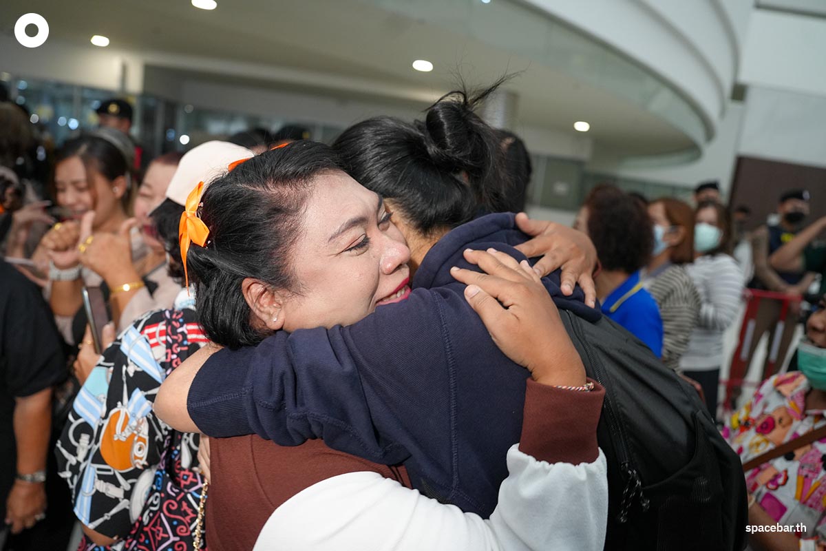 Pitha_Move_forward_Party_Fan_Club_SPACEBAR_Photo03_409765ed7a.jpg
