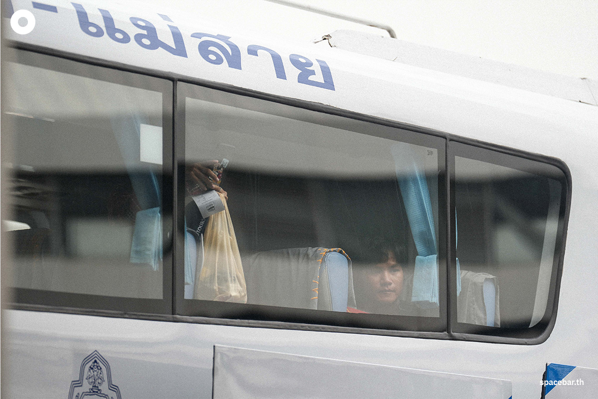 Pitha_inspects_transportation_conditions_at_mochit_2_SPACEBAR_Photo06_9e388196e3.jpg