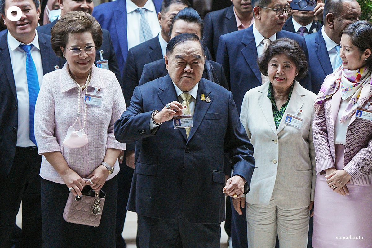 Prawit_Present_The_Secretariat_of_The_House_of_Representatives_First_Day_SPACEBAR_Photo00_c82333470c.jpeg