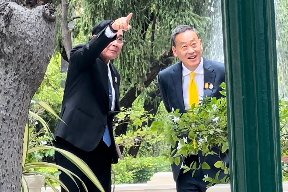 Prayut_talks_with_Srettha_and_takes_a_tour_of_the_Government_House_SPACEBAR_Photo04_c4d085bc84.jpeg