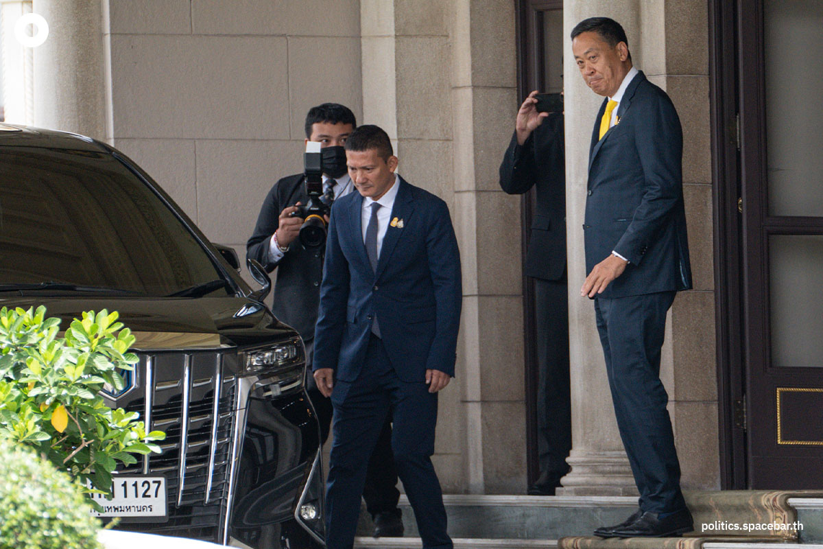 Prayut_talks_with_Srettha_and_takes_a_tour_of_the_Government_House_SPACEBAR_Photo07_940ebb95d0.jpeg