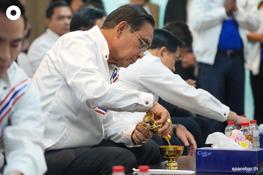 Prayuth_attended_the_merit_making_ceremony_of_United_Thai_Nation_Party_SPACEBAR_Photo08_43e61fcf41.jpeg